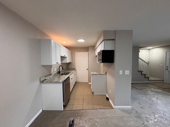 28177 Raleigh Crescent Dr, Condo with 2 bedrooms, 2 bathrooms and null parking in Chesterfield MI | Image 5