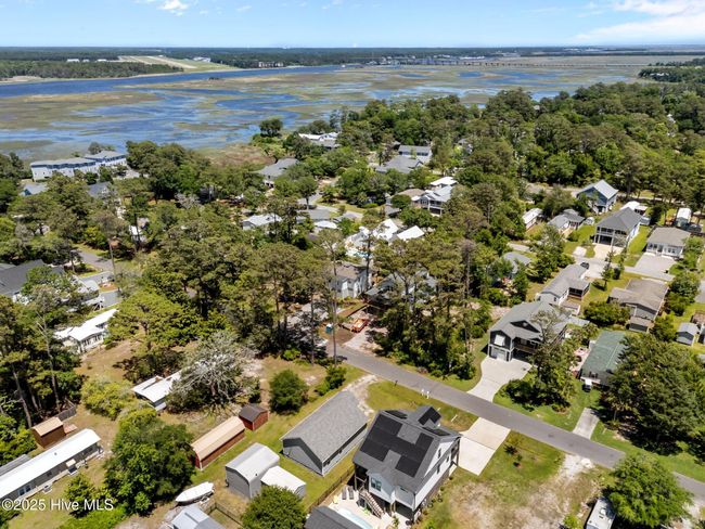 233 Ne 70 Th St, House other with 3 bedrooms, 2 bathrooms and null parking in Oak Island NC | Image 50