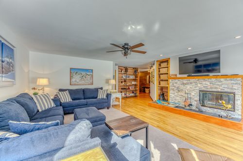 104-20 Crossing Drive, Woodstock, NH, 03293 | Card Image