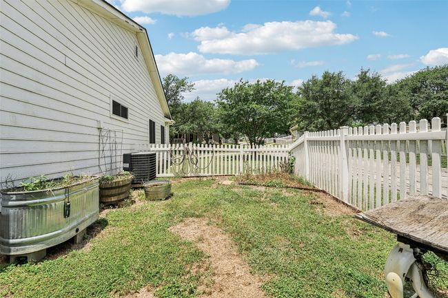 5962 Steiner, House other with 3 bedrooms, 2 bathrooms and 4 parking in Kyle TX | Image 32