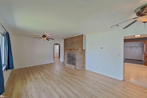 2006 Ready Ave, Burton, MI, 48529-2056 | Card Image