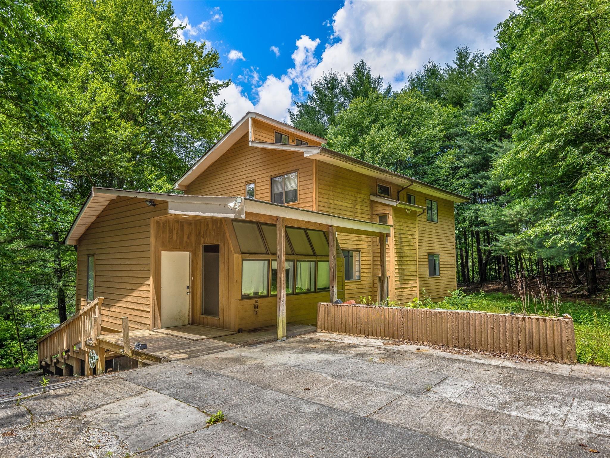 Silver Fox Ln, Pisgah Forest, NC 28768