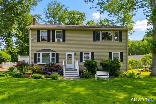 31 Iron St, Ledyard, CT, 06339-1518 | Card Image