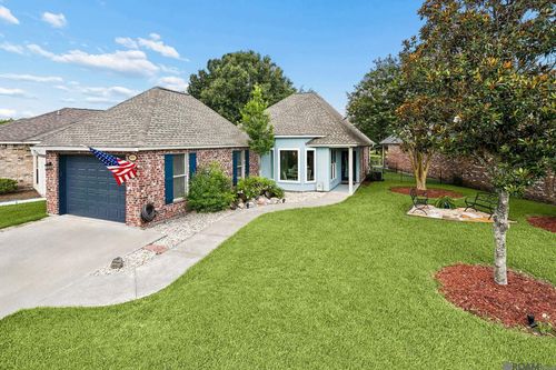 6009 Courtyard Dr, Gonzales, LA, 70737-8522 | Card Image