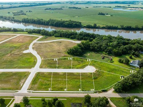 401 Overbrook Dr, Wamego, KS, 66547 | Card Image