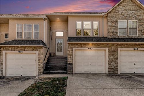 613 Woodson Ln, Gardner, KS, 66030-8401 | Card Image