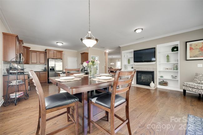 Eat in Kitchen | Image 12