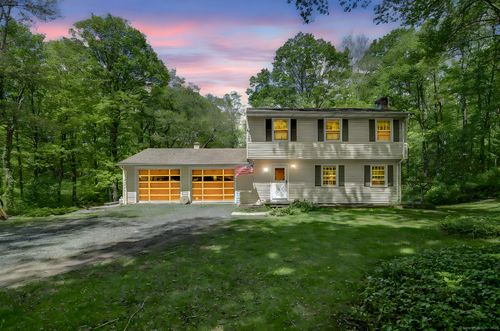 13 Bayberry Ln, Redding, CT, 06896-1829 | Card Image