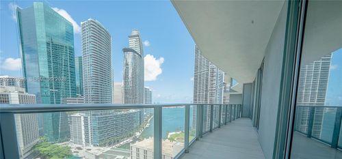 2203-77 Se 5th St, Miami, FL, 33131-2507 | Card Image