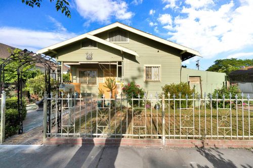 535 N Wilson Ave, Fresno, CA, 93728-3829 | Card Image