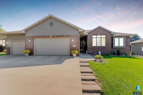 7517 W 15th St Street, Sioux Falls, SD, 57106 | Card Image