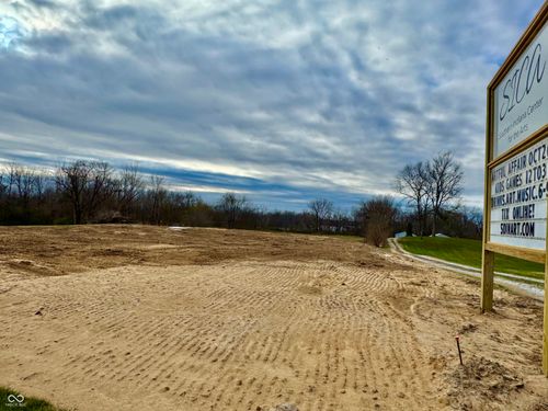 1935 N Ewing St, Seymour, IN, 47274-1128 | Card Image