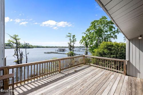 5-5 Batts Hill Rd, New Bern, NC, 28562-7364 | Card Image