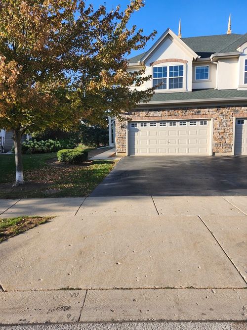 370 Bay Tree Cir, Vernon Hills, IL, 60061-1234 | Card Image