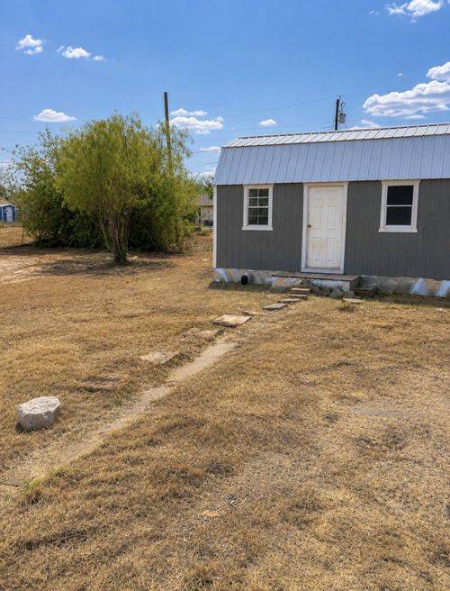 1902 Avenue G, Anson, TX, 79501-6524 | Card Image