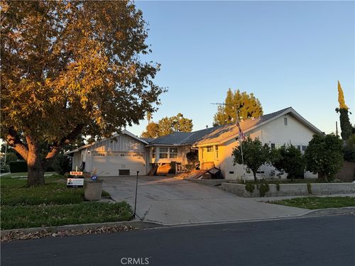 9138 Sophia Ave, North Hills, CA, 91343-3810 | Card Image