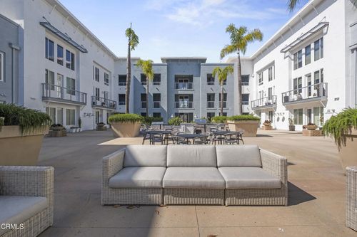 201-1901 Victoria Ave, Oxnard, CA, 93030-4710 | Card Image