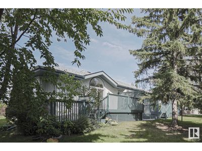 3 - 2325 Riverbend Rd Nw, Home with 3 bedrooms, 3 bathrooms and null parking in Edmonton AB | Image 3