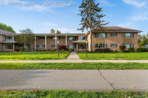 49-2247 Walton Blvd, Rochester Hills, MI, 48309-1400 | Card Image