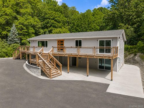 117 Camp Rd, Red Hook, NY, 12571-9147 | Card Image