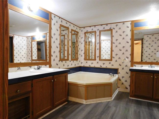 En suite bathroom | Image 7