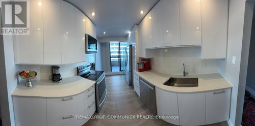 811-80 Quebec Ave, Toronto, ON, M6P4B7 | Card Image