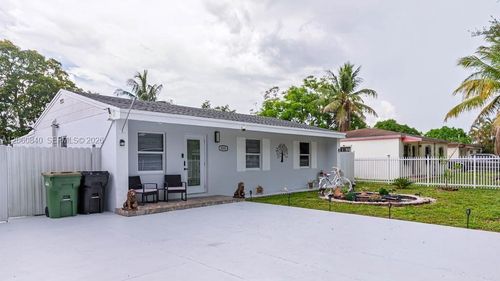 1655 Nw 124th St, North Miami, FL, 33167-2334 | Card Image