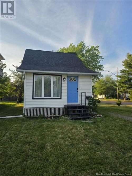 45 Chapman St, Moncton, NB, E1E1L1 | Card Image