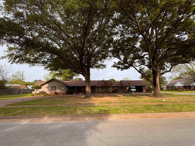 1002 S Lowe St, House other with 3 bedrooms, 4 bathrooms and null parking in Stuttgart AR | Image 7