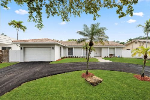 3411 N Park Rd, Hollywood, FL, 33021-2525 | Card Image