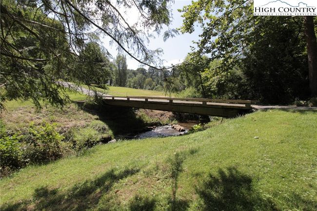 581 N Fork New River Rd, House other with 4 bedrooms, 3 bathrooms and null parking in Lansing NC | Image 21