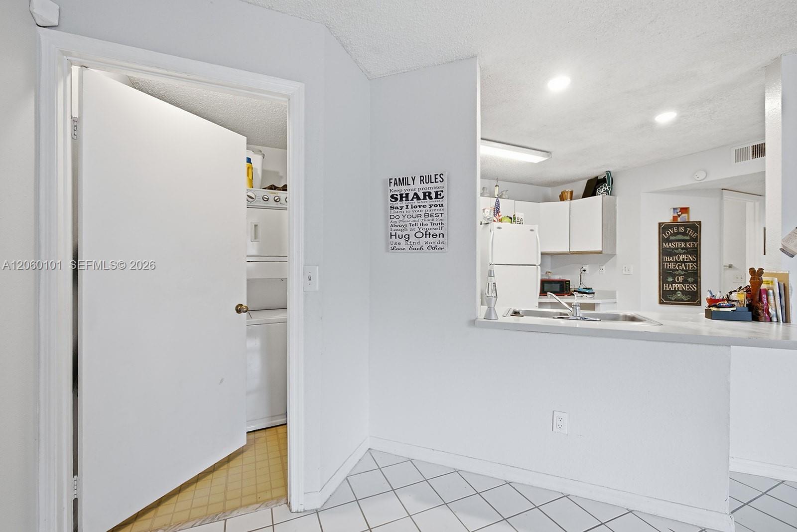 Residential Lease in Pompano Beach 5