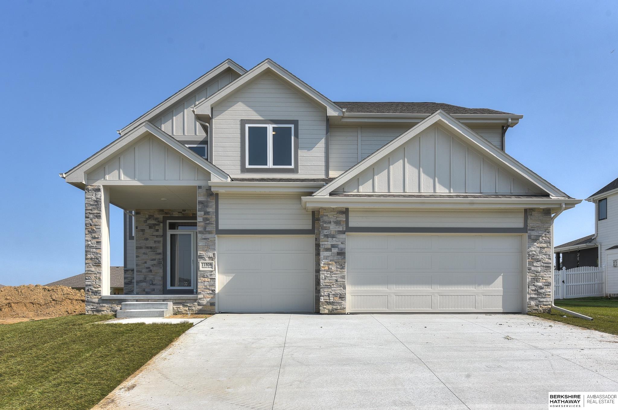 Slayton St, Papillion, NE 68046