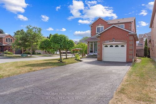 1520 Sandhurst Cres, Pickering, ON, L1V6Y6 | Card Image