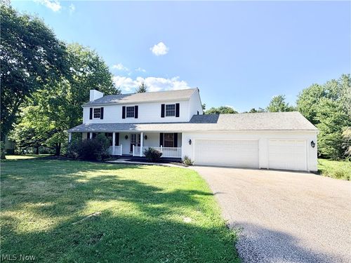 17610 Creekside Dr, Chagrin Falls, OH, 44023-5452 | Card Image