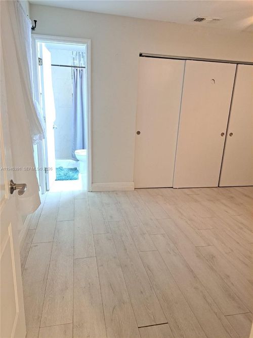 2-2220 N 57th Way, Hollywood, FL, 33021 | Card Image