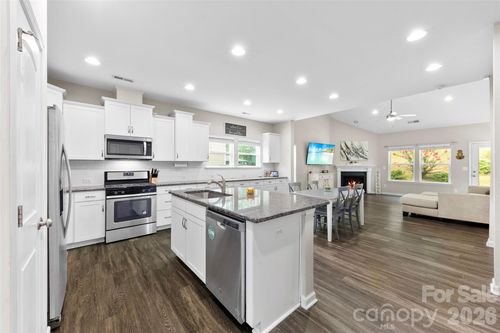 208 Paradise Hills Cir, Mooresville, NC, 28115-0048 | Card Image