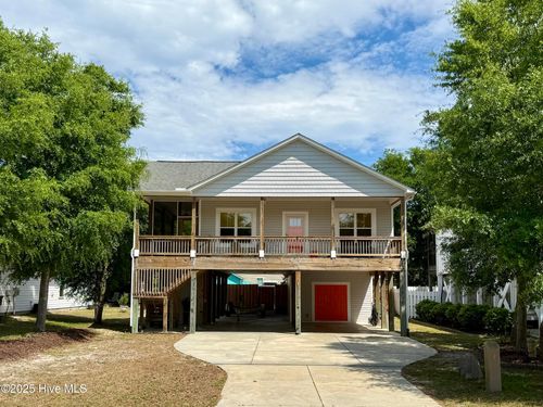 112 Nw 20th St, Oak Island, NC, 28465-7225 | Card Image