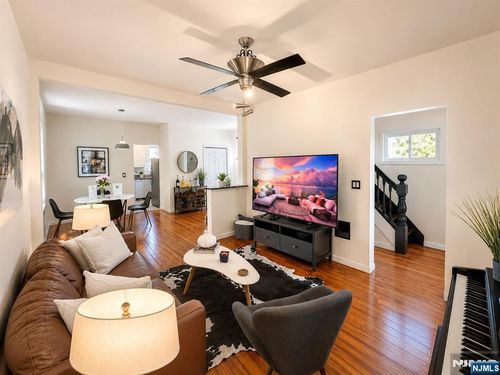 18 Garden St, Ridgefield Park, NJ, 07660-1917 | Card Image