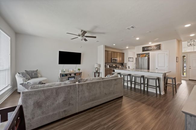 2040 Muscadine Trl, House other with 3 bedrooms, 2 bathrooms and 2 parking in Brenham TX | Image 14
