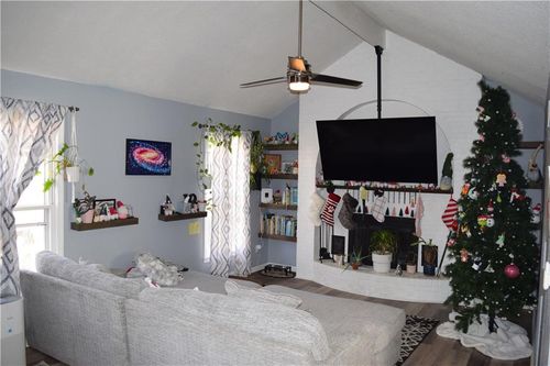 1704 Cinnabar Dr, Raymore, MO, 64083-9125 | Card Image