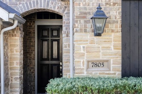 7805 Turnback Ledge Trl, Lago Vista, TX, 78645-4820 | Card Image