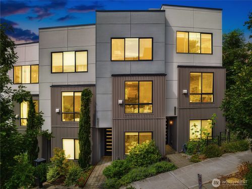7439 Latona Ave Ne, Seattle, WA, 98115-5313 | Card Image