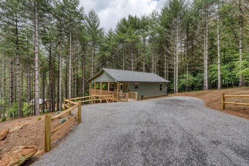 124 Lakeside Estates Dr, Hayesville, NC, 28904-1650 | Card Image