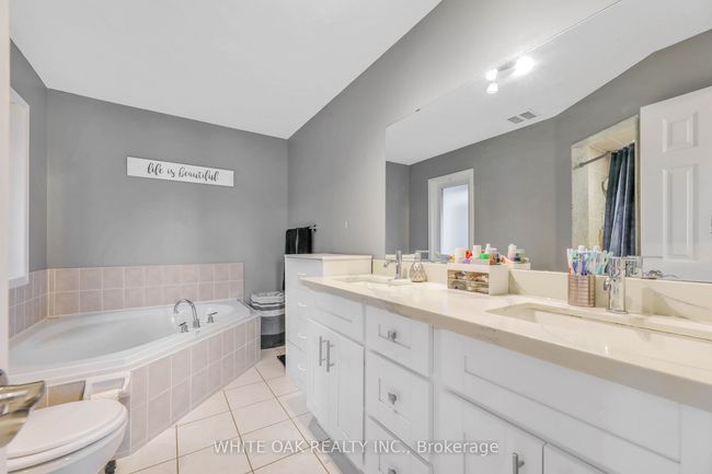 43 Sassafras Cir, House attached with 4 bedrooms, 4 bathrooms and 2 parking in Thornhill ON | Image 25