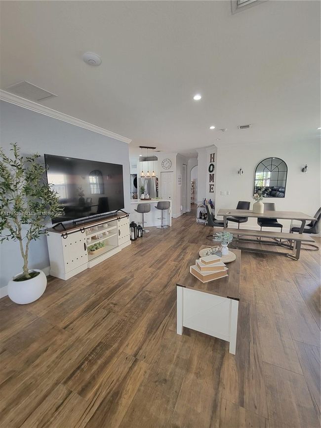 405 Ne 25 Th Ter, House other with 3 bedrooms, 2 bathrooms and null parking in Homestead FL | Image 25