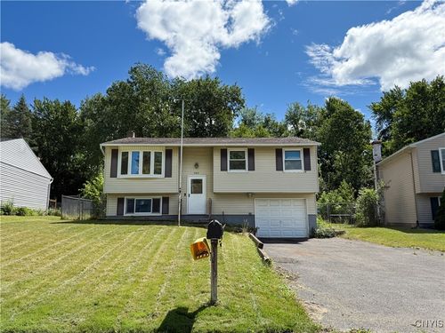 5512 Taormina Dr, Clay, NY, 13041-8975 | Card Image