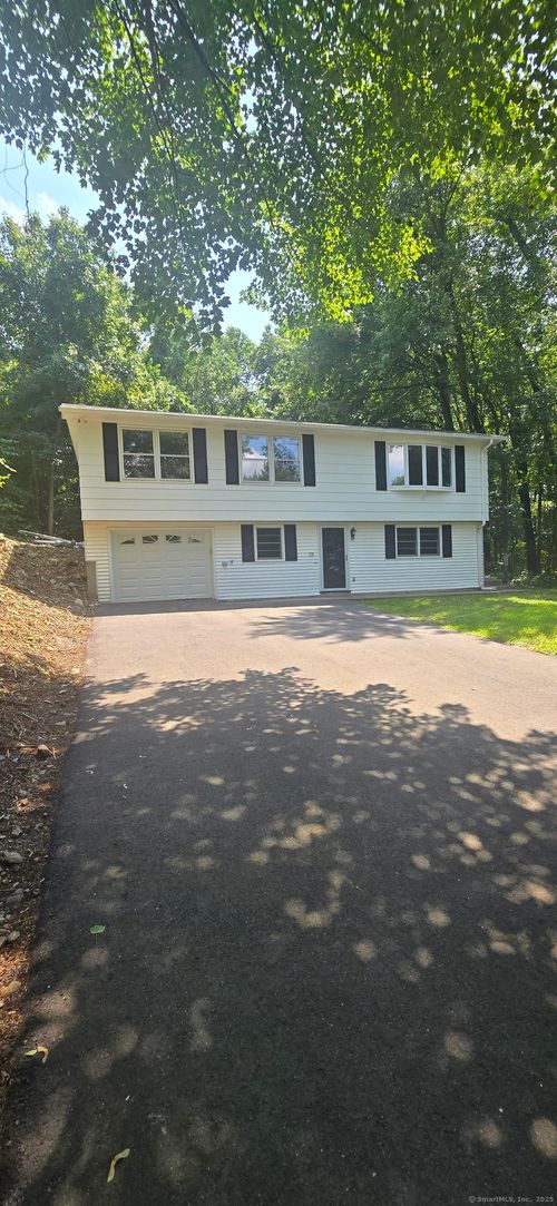 33 Blossom St, Waterbury, CT, 06706-2218 | Card Image