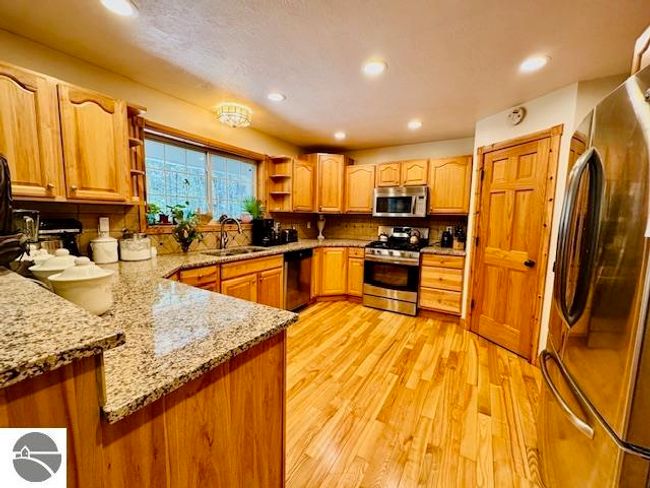102 James Sq, House other with 4 bedrooms, 3 bathrooms and null parking in Roscommon MI | Image 7