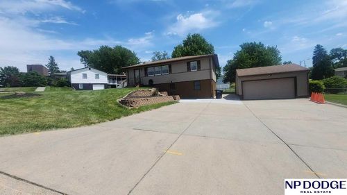 6029 Nebraska Ave, Omaha, NE, 68104-1132 | Card Image
